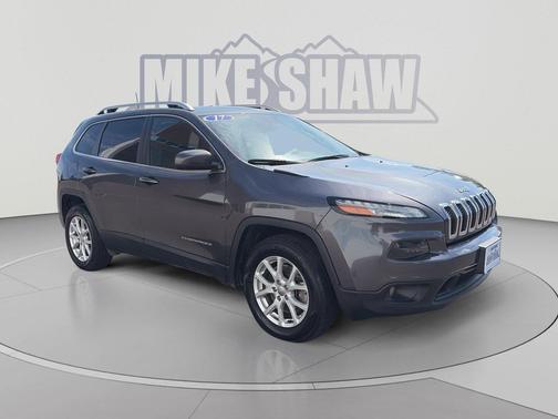 Granite Crystal Metallic Clearcoat 2017 Jeep Cherokee Latitude