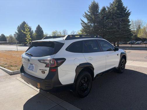 Crystal White Pearl 2023 Subaru Outback Wilderness