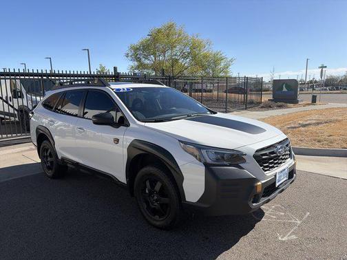 Crystal White Pearl 2023 Subaru Outback Wilderness