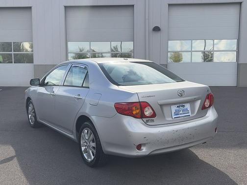Classic Silver Metallic 2009 Toyota Corolla LE