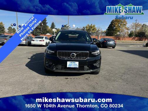 2023 Volvo XC40 B5 Plus Bright Theme