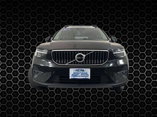 2023 Volvo XC40 B5 Plus Bright Theme