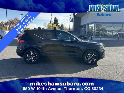 2023 Volvo XC40 B5 Plus Bright Theme