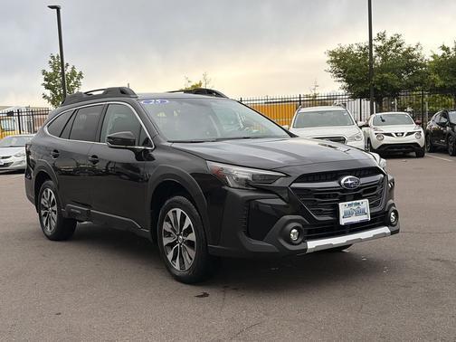 Crystal Black Silica 2025 Subaru Outback Limited