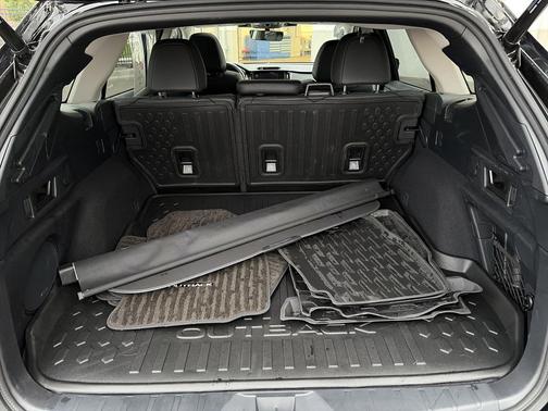 Crystal Black Silica 2025 Subaru Outback Limited