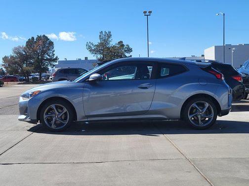 2019 Hyundai Veloster 2