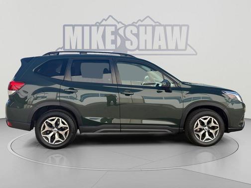 Cascade Green Silica 2024 Subaru Forester Premium