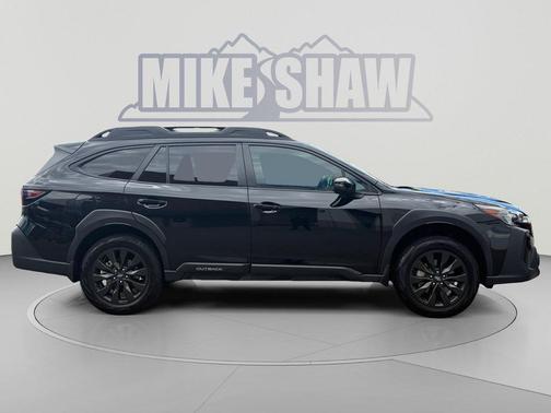 Crystal Black Silica 2024 Subaru Outback Onyx Edition
