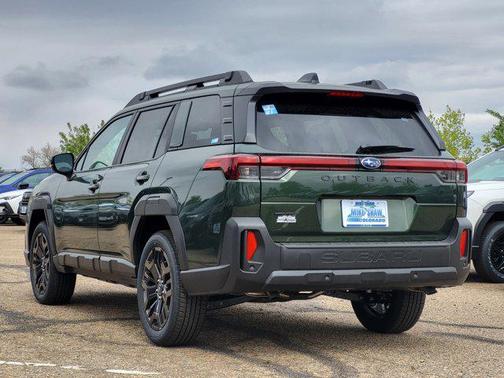 Deep Emerald Green Pearl 2026 Subaru Outback Limited XT