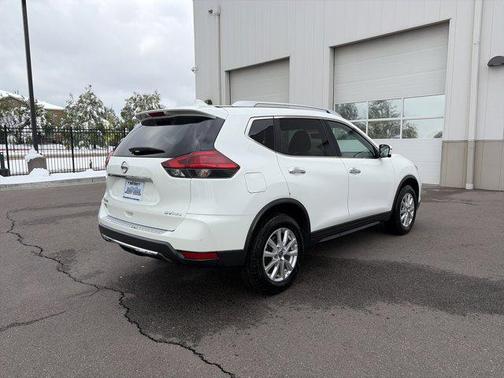 Glacier White 2017 Nissan Rogue SV