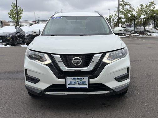 Glacier White 2017 Nissan Rogue SV