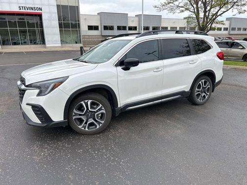 Crystal White Pearl 2024 Subaru Ascent Limited 7-Passenger