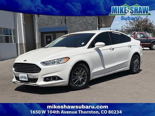 White Platinum Clearcoat Metallic 2016 Ford Fusion SE