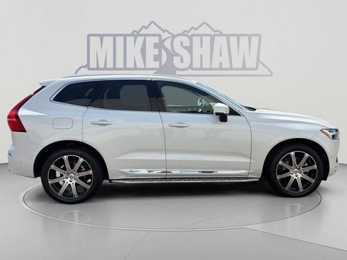 Crystal White Metallic 2021 Volvo XC60 T5 Inscription