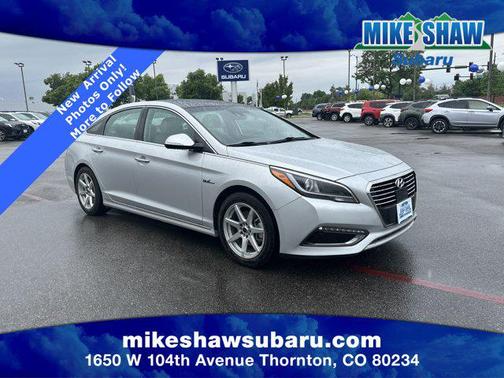 2017 Hyundai SONATA Hybrid Limited