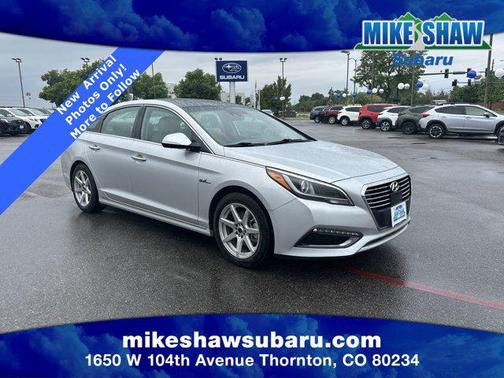 2017 Hyundai SONATA Hybrid Limited