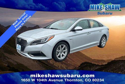 2017 Hyundai SONATA Hybrid Limited