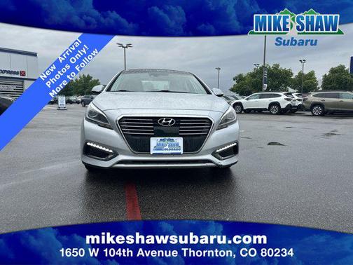 2017 Hyundai SONATA Hybrid Limited