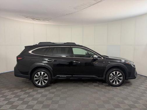 Crystal Black Silica 2024 Subaru Outback Touring XT