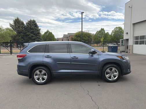 Shoreline Blue Pearl 2019 Toyota Highlander Limited