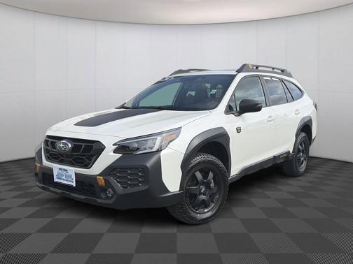 Crystal White Pearl 2024 Subaru Outback Wilderness