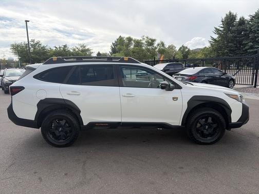 Crystal White Pearl 2024 Subaru Outback Wilderness