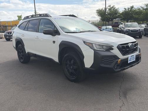 Crystal White Pearl 2024 Subaru Outback Wilderness