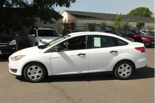 Oxford White 2016 Ford Focus S