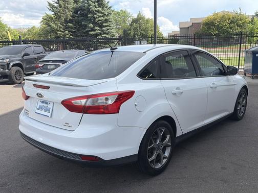 Oxford White 2013 Ford Focus SE