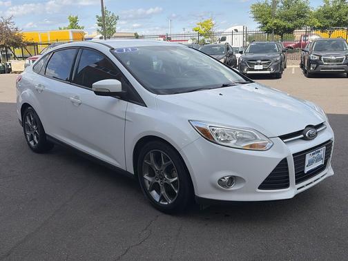 Oxford White 2013 Ford Focus SE