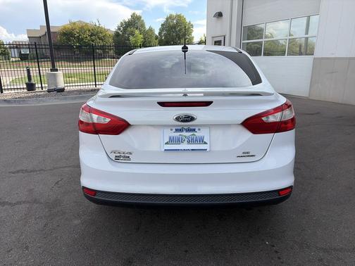 Oxford White 2013 Ford Focus SE