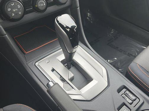 Ice Silver Metallic 2018 Subaru Crosstrek 2.0i Premium