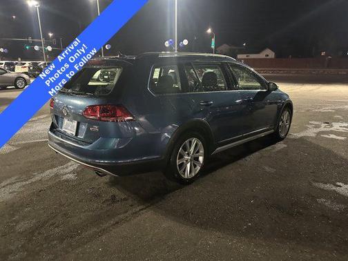 2017 Volkswagen Golf Alltrack TSI SE