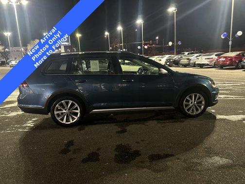 2017 Volkswagen Golf Alltrack TSI SE