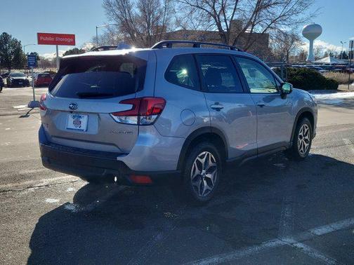 2022 Subaru Forester Premium