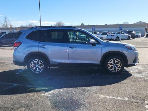 2022 Subaru Forester Premium