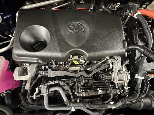 2020 Toyota RAV4 Hybrid SE