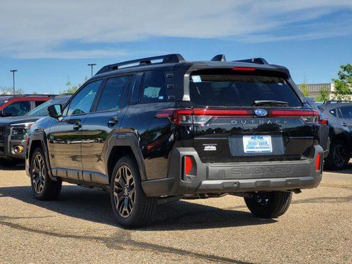 Crystal Black Silica 2026 Subaru Outback Limited XT