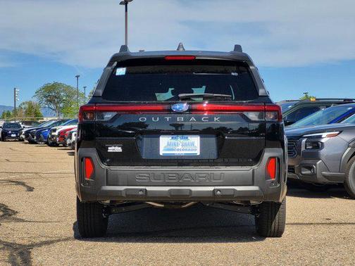 Crystal Black Silica 2026 Subaru Outback Limited XT