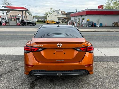 Monarch Orange/Super Black 2020 Nissan Sentra SR