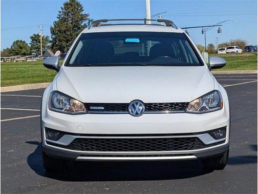 2017 Volkswagen Golf Alltrack TSI S