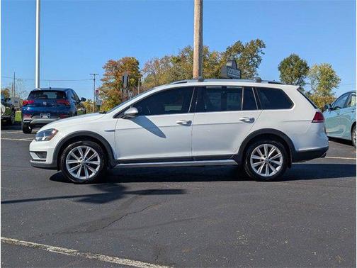 2017 Volkswagen Golf Alltrack TSI S