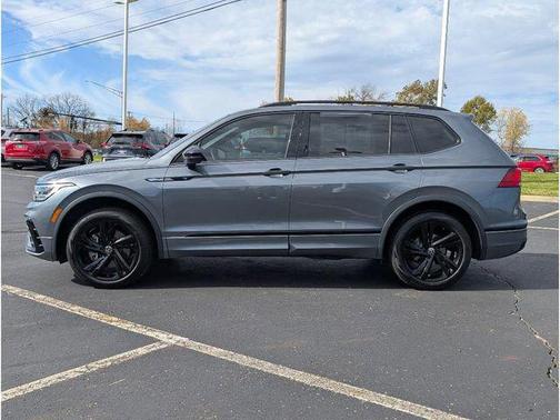 2023 Volkswagen Tiguan 2.0T SE R-Line Black 4MOTION