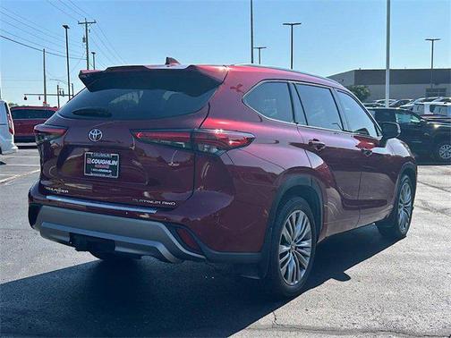 2022 Toyota Highlander Platinum