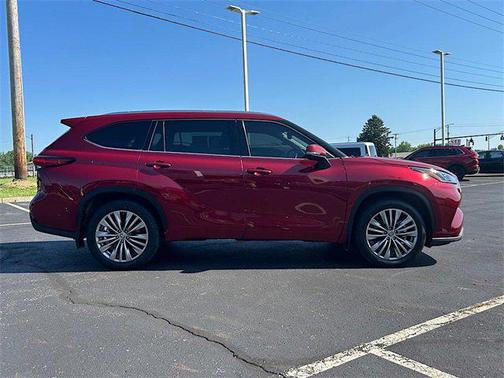 2022 Toyota Highlander Platinum