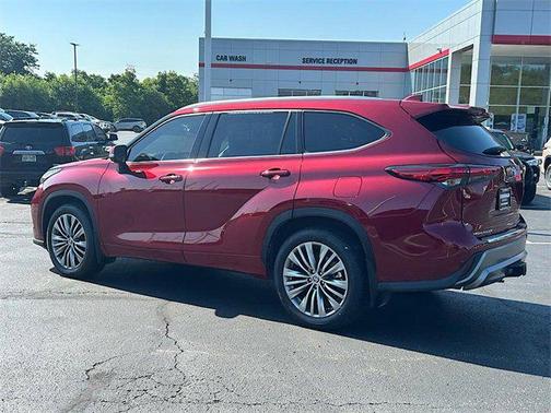 2022 Toyota Highlander Platinum
