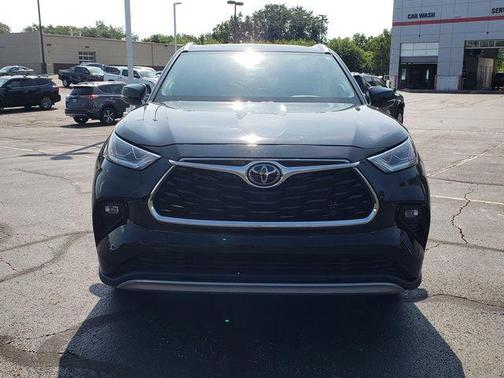 2022 Toyota Highlander Platinum