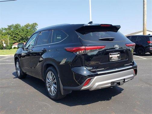 2022 Toyota Highlander Platinum