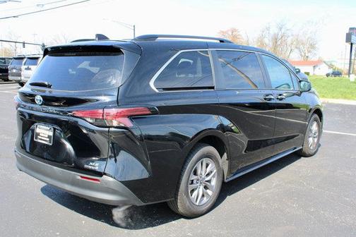2022 Toyota Sienna XLE