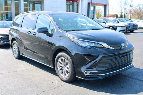 2022 Toyota Sienna XLE